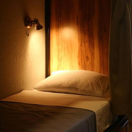 Hostel Nomad Tbilisi Zewnętrze zdjęcie