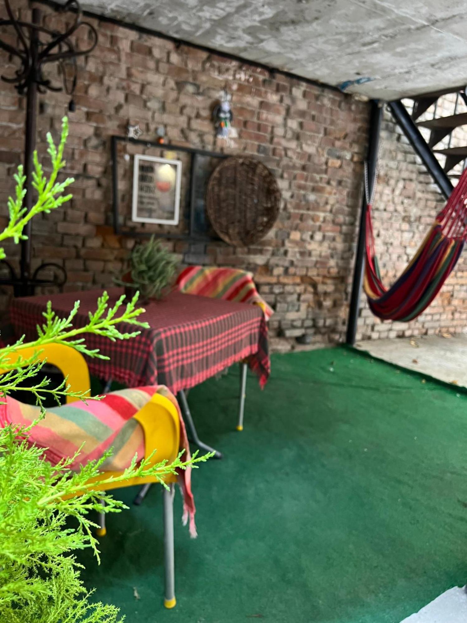 Hostel Nomad Tbilisi Zewnętrze zdjęcie